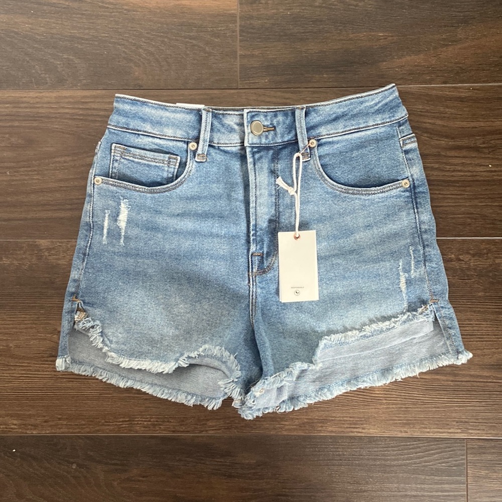 Good American Good Curve Shorts